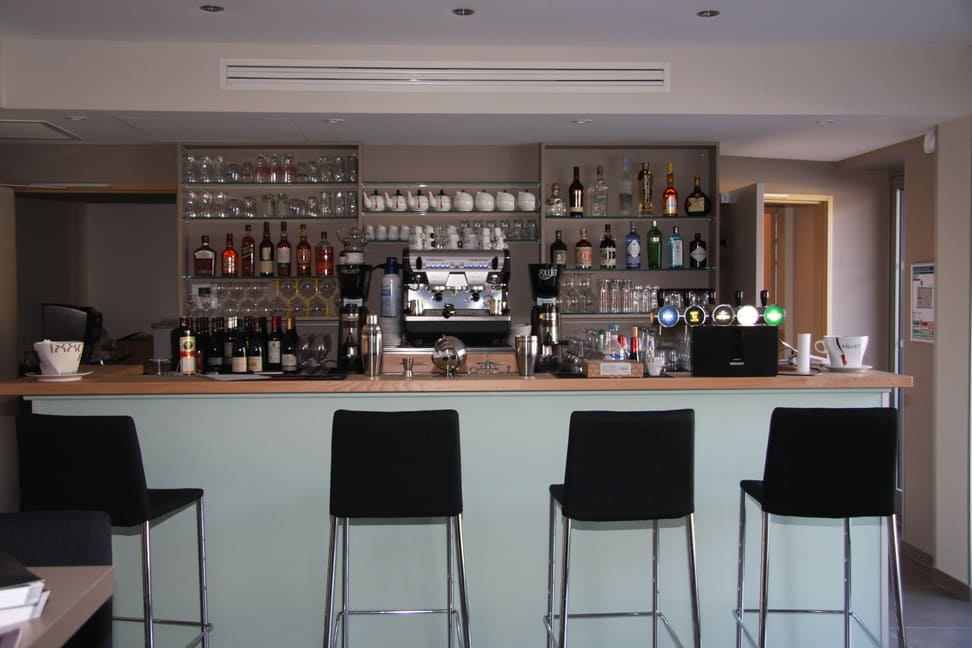 bar